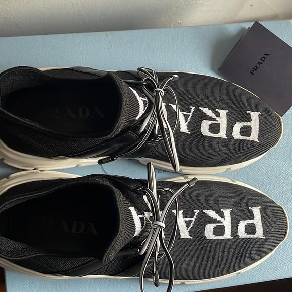 Black Prada logo sneakers - Picture 4 of 7